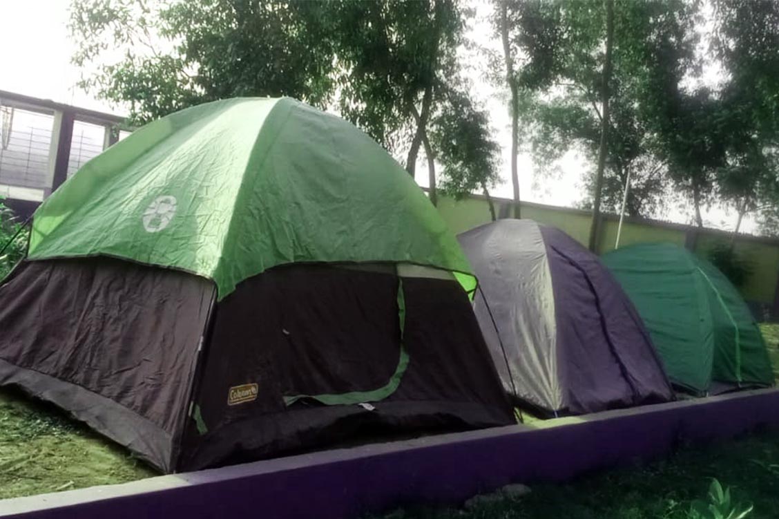 Open-tent