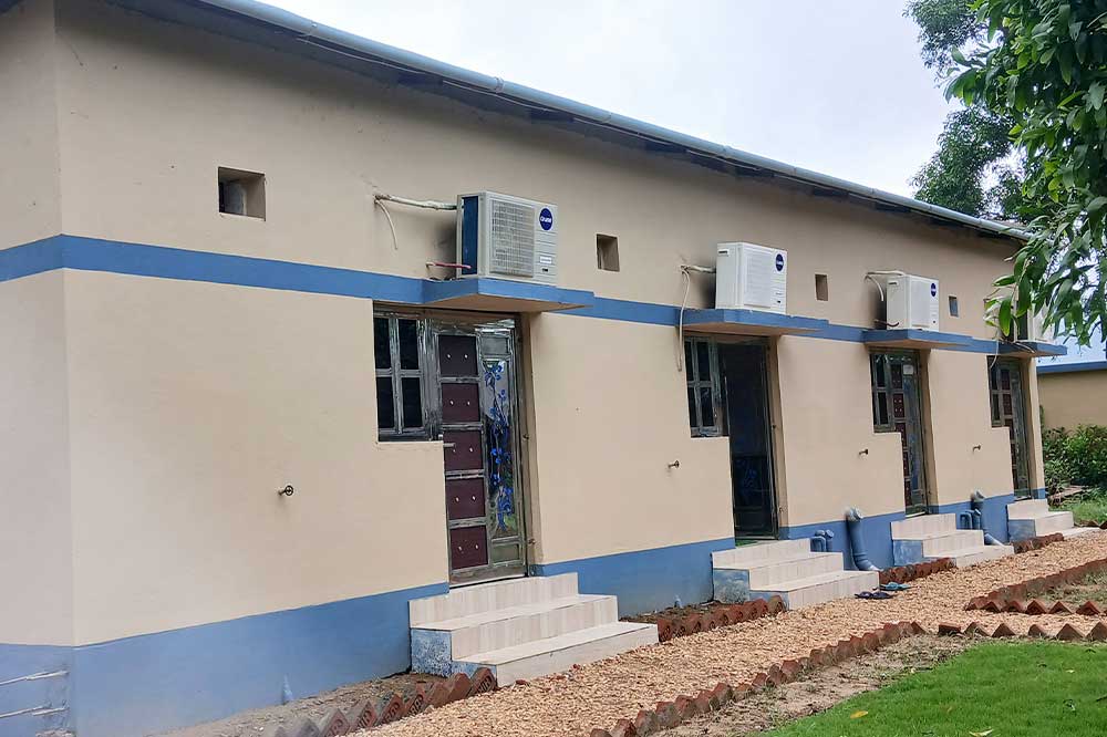 River Facing Glass AC Room 9